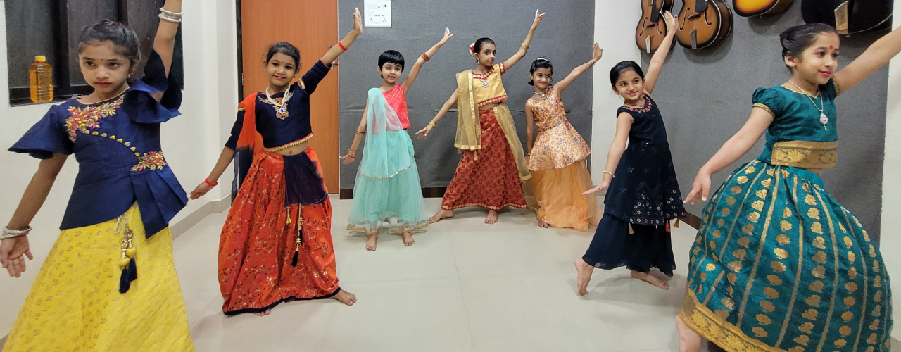 Learn Dancing   classes Sangeeta Academy Thane