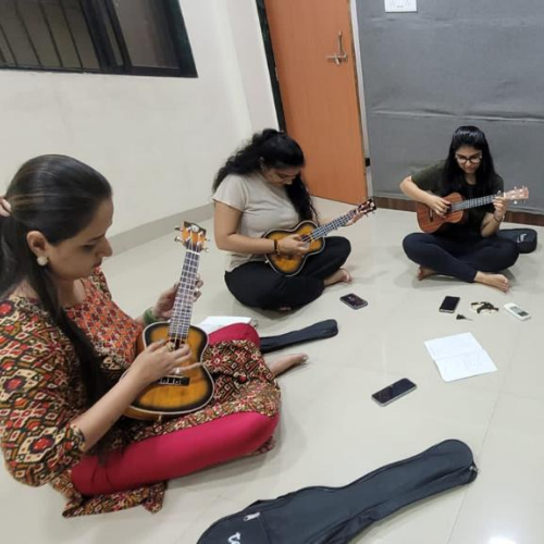 Learn Guitar Sangeeta Academy Thane